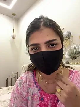 Snapshot of MaYaa__11 chatting on February 17, 7:05 am MaYaa 11 online show from February 17, 7:05 am