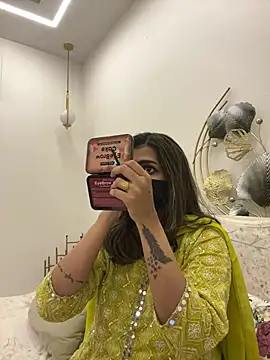 Snapshot of MaYaa__11 chatting on January 18, 7:01 am MaYaa 11 online show from January 18, 7:01 am