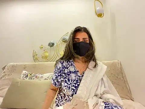 Snapshot of MaYaa__11 chatting on February 25, 7:19 am MaYaa 11 online show from February 25, 7:19 am