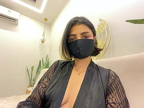 MaYaa  11 online show from February 13, 12:54 pm