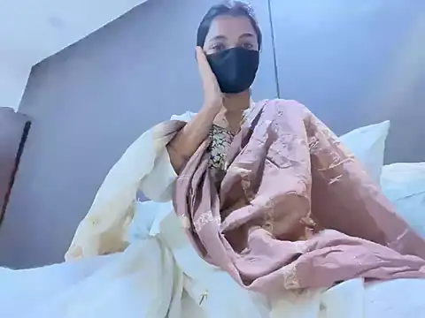 MaYaa  11 online show from March 9, 6:00 pm