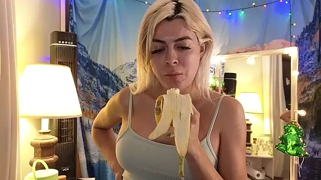 Snapshot of cunty_tranny_lydia chatting on December 18, 3:37 am cunty tranny lydia online show from December 18, 3:37 am