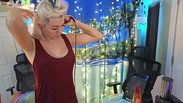 cunty tranny lydia online show from July 16, 10:51 pm