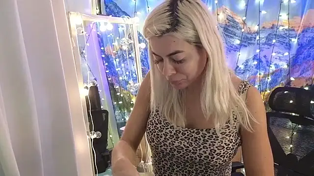 Snapshot of cunty_tranny_lydia chatting on February 6, 4:41 am cunty tranny lydia online show from February 6, 4:41 am