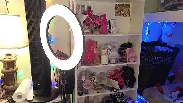 cunty tranny lydia online show from April 12, 4:05 am