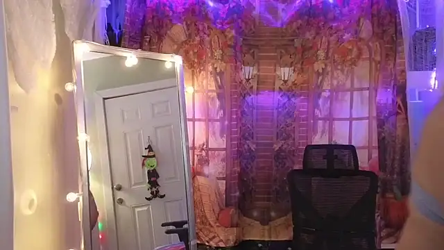 cunty tranny lydia online show from October 24, 5:06 am