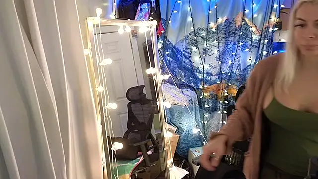 Snapshot of cunty_tranny_lydia chatting on February 22, 5:32 am cunty tranny lydia online show from February 22, 5:32 am