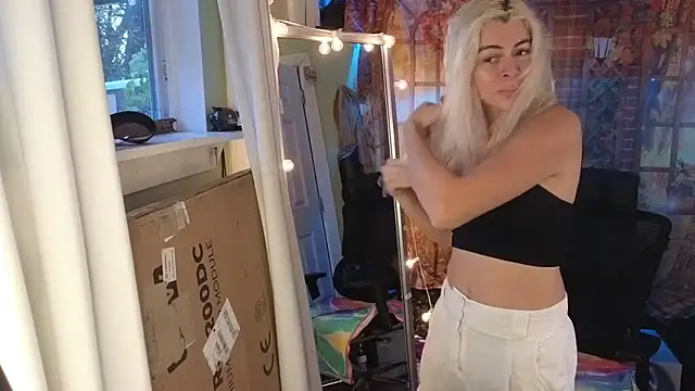 Snapshot of cunty_tranny_lydia chatting on December 20, 11:29 pm cunty tranny lydia online show from December 20, 11:29 pm