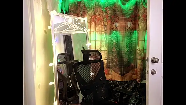 cunty tranny lydia online show from October 28, 4:46 am