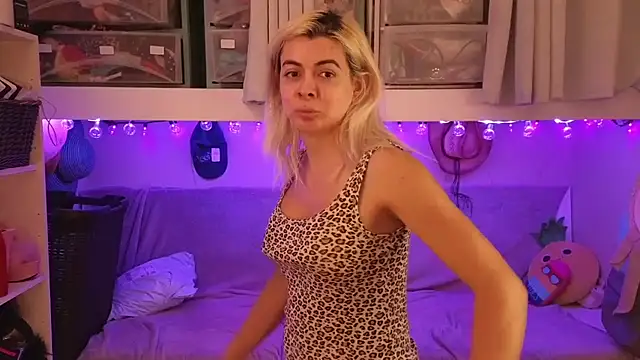 Snapshot of cunty_tranny_lydia chatting on October 15, 5:28 am cunty tranny lydia online show from October 15, 5:28 am