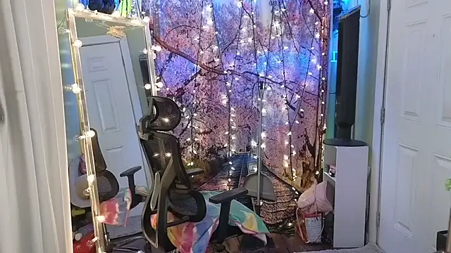 cunty tranny lydia online show from June 25, 5:12 am