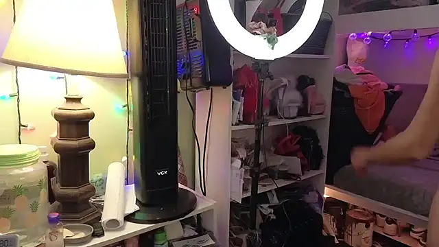 cunty tranny lydia online show from March 27, 5:16 am