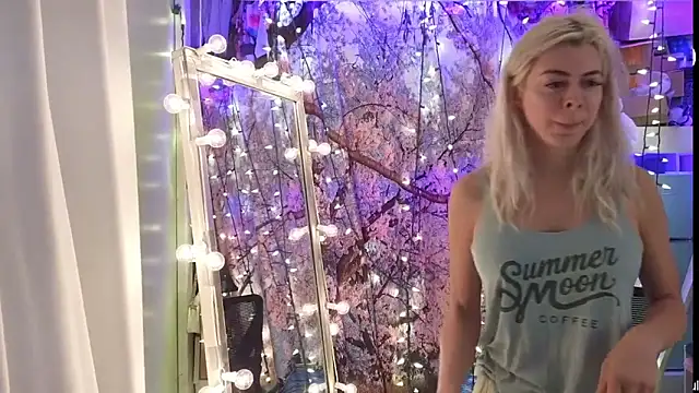 cunty tranny lydia online show from May 12, 8:00 am