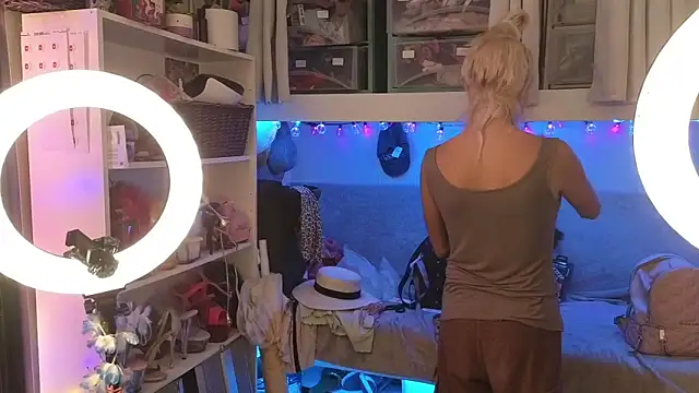 cunty tranny lydia online show from November 27, 5:30 am