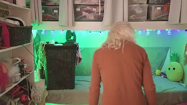 Snapshot of cunty_tranny_lydia chatting on December 5, 6:56 am cunty tranny lydia online show from December 5, 6:56 am