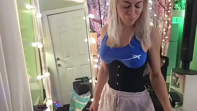 cunty tranny lydia online show from April 10, 4:41 am