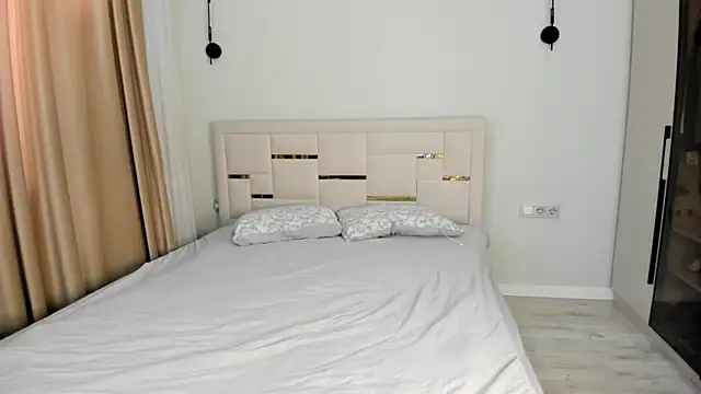 Lola Peach online show from March 30, 5:09 am