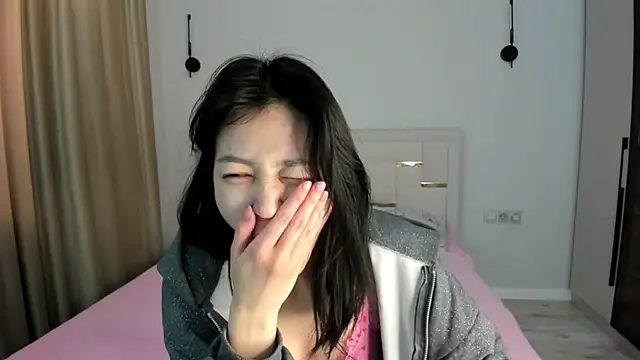 Lola Peach online show from April 11, 5:04 am