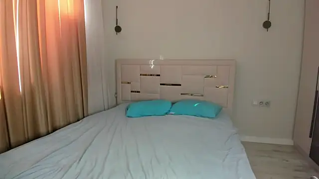 Lola Peach online show from May 29, 2:28 am