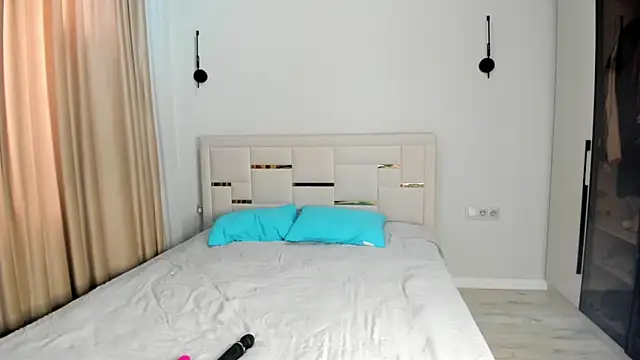 Lola Peach online show from March 24, 5:29 am