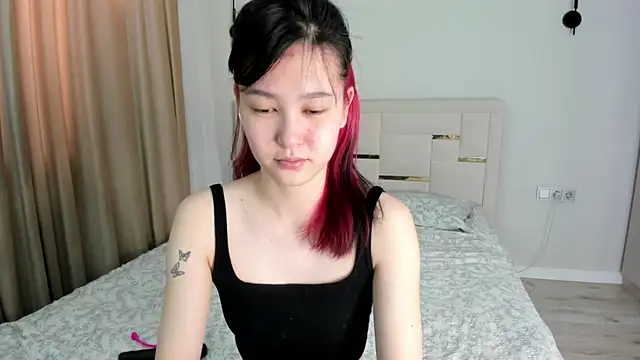 Lola Peach online show from June 2, 4:12 am