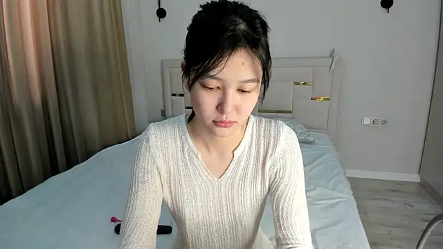 Lola Peach online show from March 13, 6:18 am