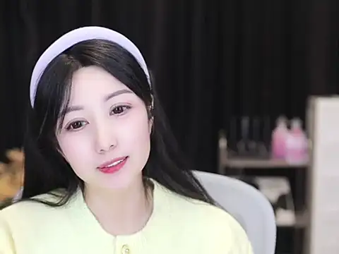 Nuyoah-77 online show from November 5, 3:59 pm