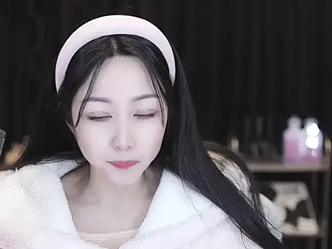 Nuyoah-77 online show from February 25, 12:16 pm