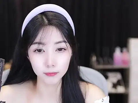 Nuyoah-77 online show from September 14, 4:40 pm