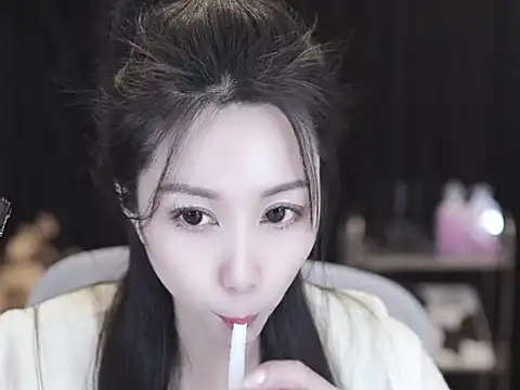 Nuyoah-77 online show from February 18, 1:18 pm