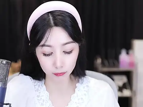 Nuyoah-77 online show from September 11, 4:07 pm