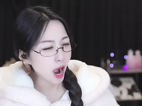 Nuyoah-77 online show from February 10, 1:54 pm