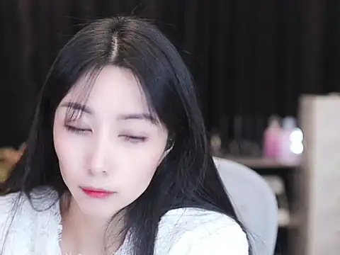 Nuyoah-77 online show from November 27, 3:34 pm