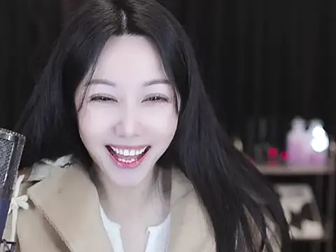 Nuyoah-77 online show from March 4, 6:15 pm