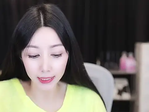 Nuyoah-77 online show from November 15, 4:00 pm