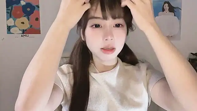 -Hottie online show from October 21, 6:35 am