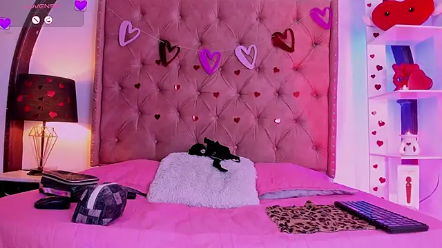 Snapshot of LadyAvalon chatting on February 16, 7:38 pm LadyAvalon online show from February 16, 7:38 pm
