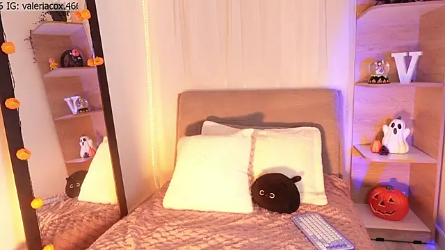 ValeriaCox online show from October 21, 1:43 pm