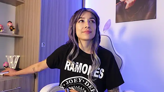 ValeriaCox online show from March 21, 7:35 pm