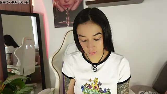 ValeriaCox online show from April 28, 1:59 pm