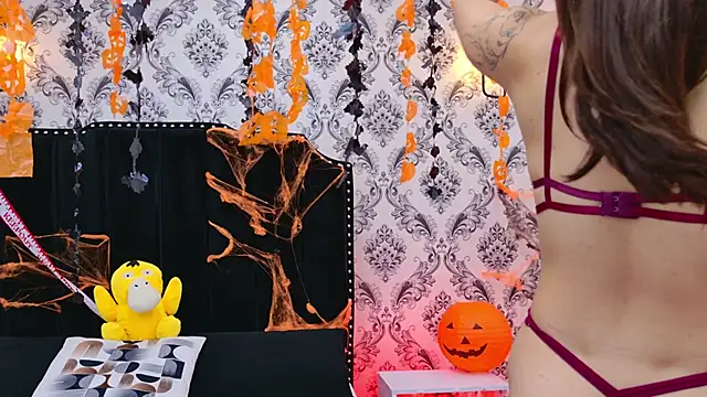 SaaraBrown online show from October 20, 12:17 pm