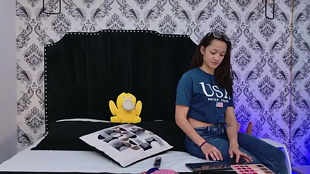 SaaraBrown online show from September 24, 11:50 am