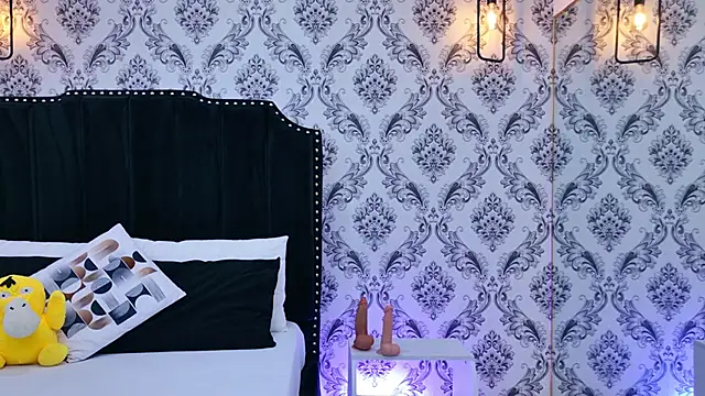 SaaraBrown online show from September 21, 12:10 pm