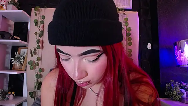 Snapshot of Mia_Rinn chatting on March 17, 5:05 pm Mia Rinn online show from March 17, 5:05 pm