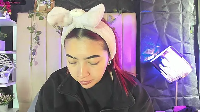 Mia Rinn online show from January 16, 2:10 pm