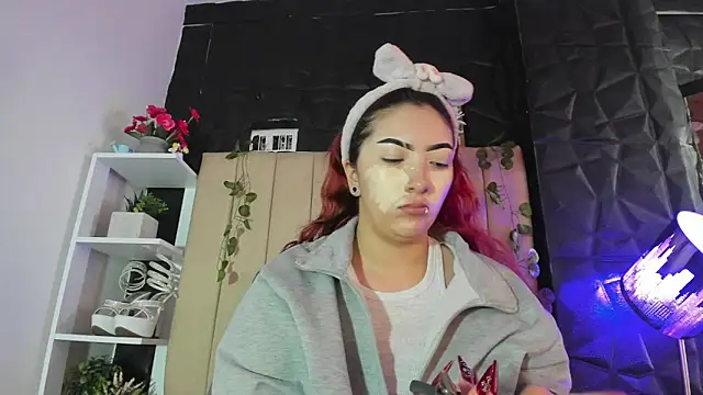 Mia Rinn online show from February 3, 1:38 pm