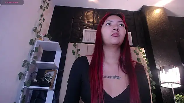 Snapshot of Mia_Rinn chatting on March 12, 12:57 pm Mia Rinn online show from March 12, 12:57 pm