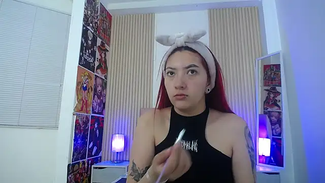 Mia Rinn online show from December 15, 4:02 pm