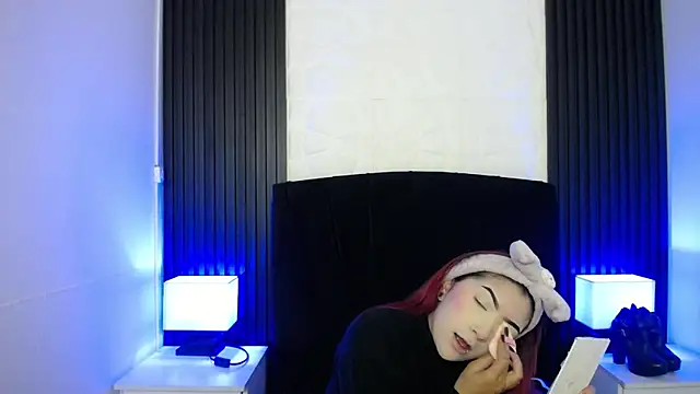 Mia Rinn online show from February 25, 1:00 pm