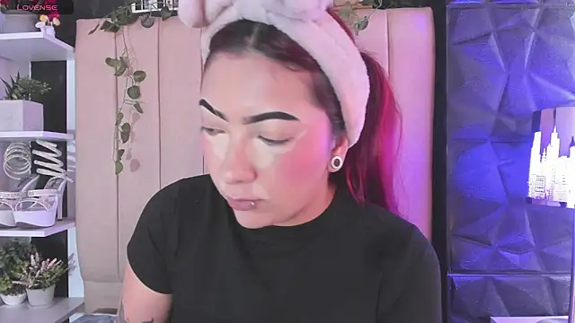 Mia Rinn online show from January 17, 2:31 pm